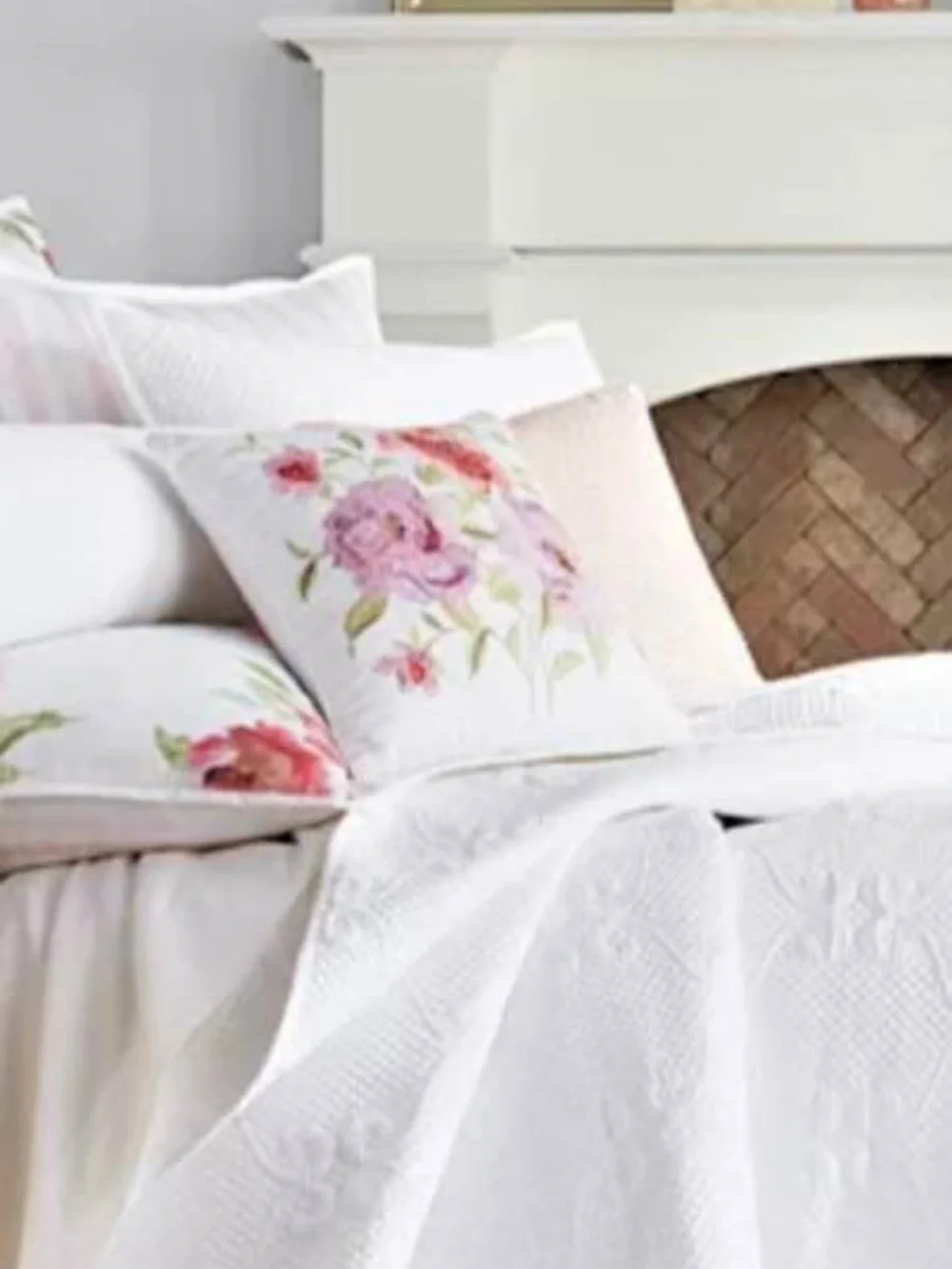 Hotel Collection Jardin coverlet white